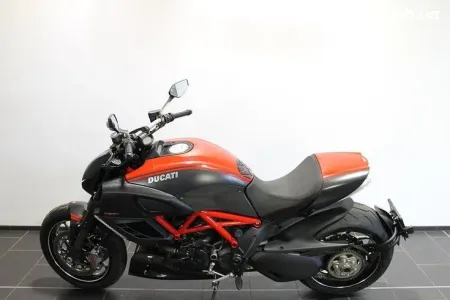 Ducati Diavel 